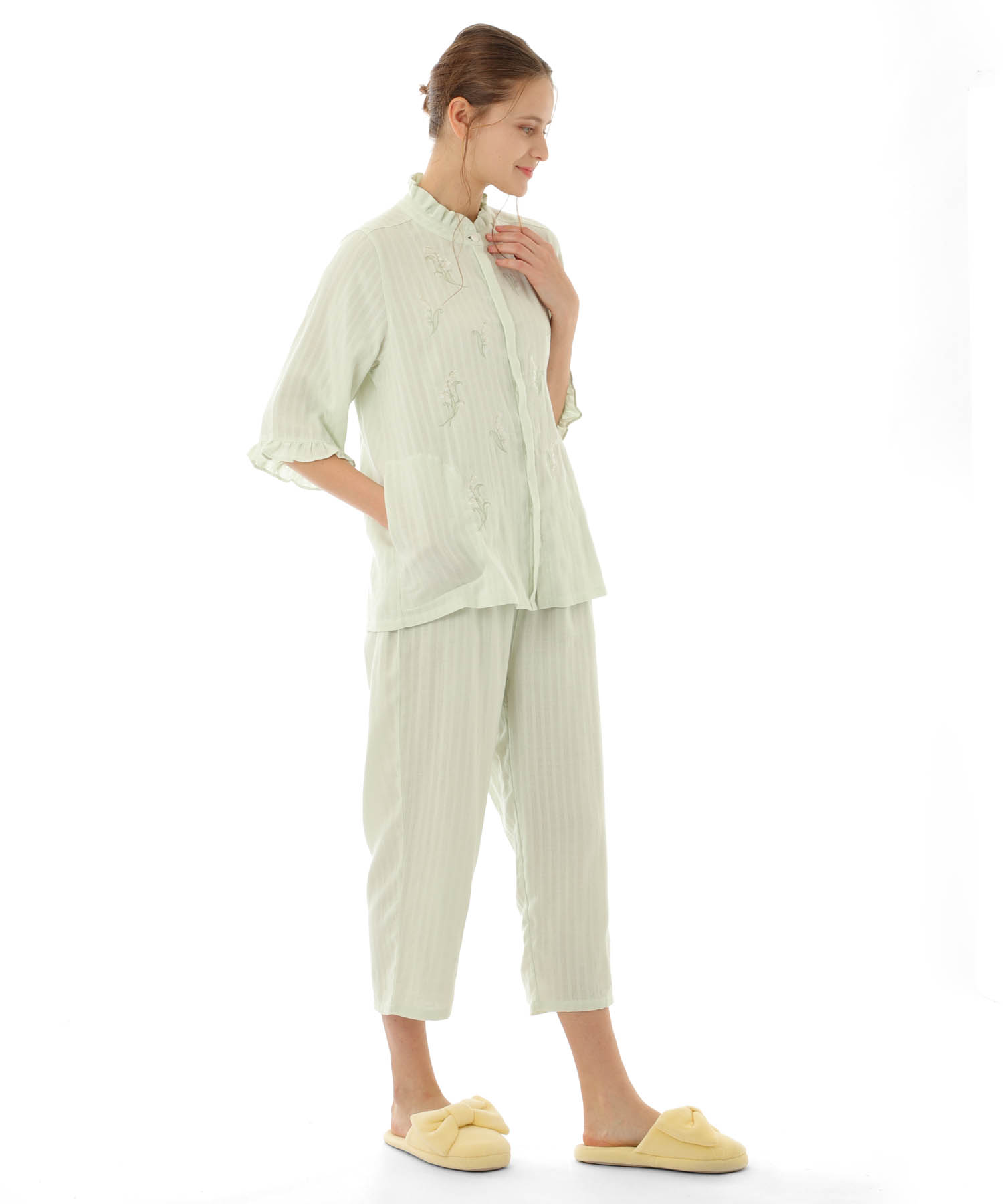 ダブルガーゼスズラン刺繍フリル_パジャマ&ルームウェア-セットアップ_グリーン_2