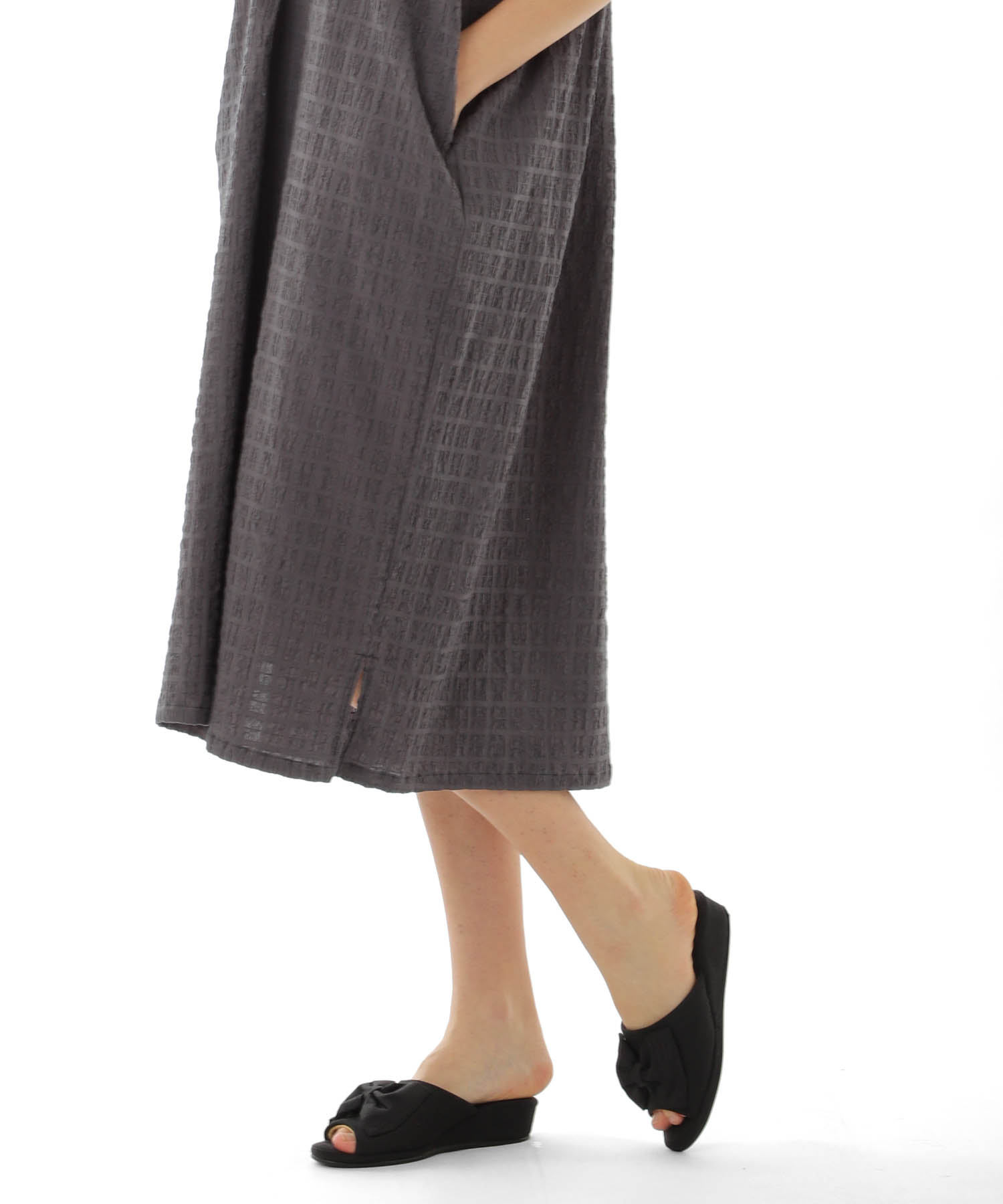 変わり織りシャーリングワンピース_パジャマ&ルームウェア-ワンピース・ネグリジェ_グレー_4