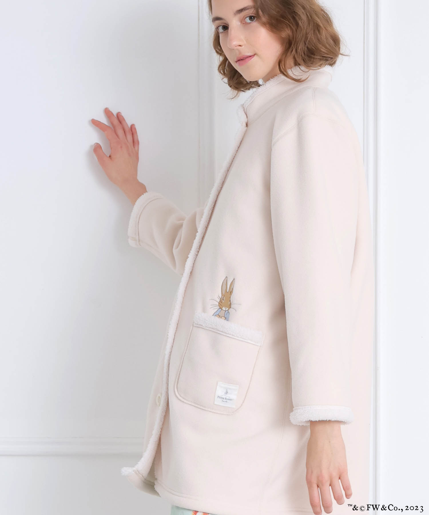 ピーターラビット™フリースボアガウン_パジャマ&ルームウェア-トップス-カーディガン・ガウン_アイボリー_1