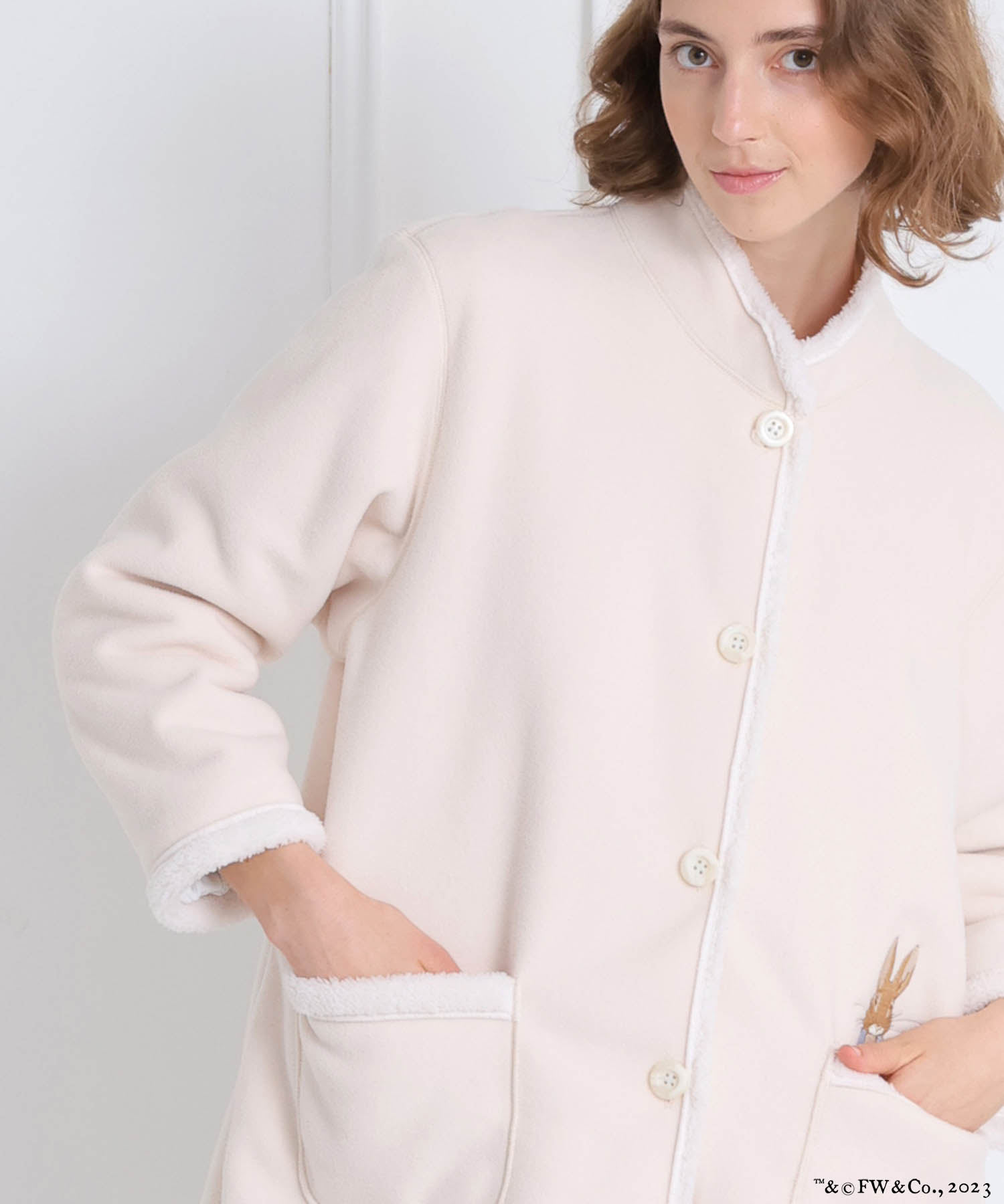 ピーターラビット™フリースボアガウン_パジャマ&ルームウェア-トップス-カーディガン・ガウン_アイボリー_2