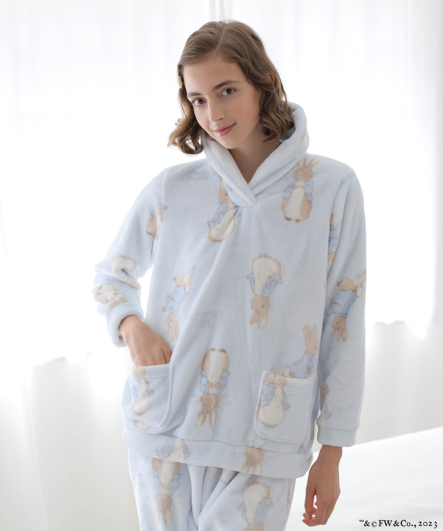 ピーターラビット™シャイニースノーショールカラーパジャマ_パジャマ&ルームウェア-セットアップ_ブルー_1