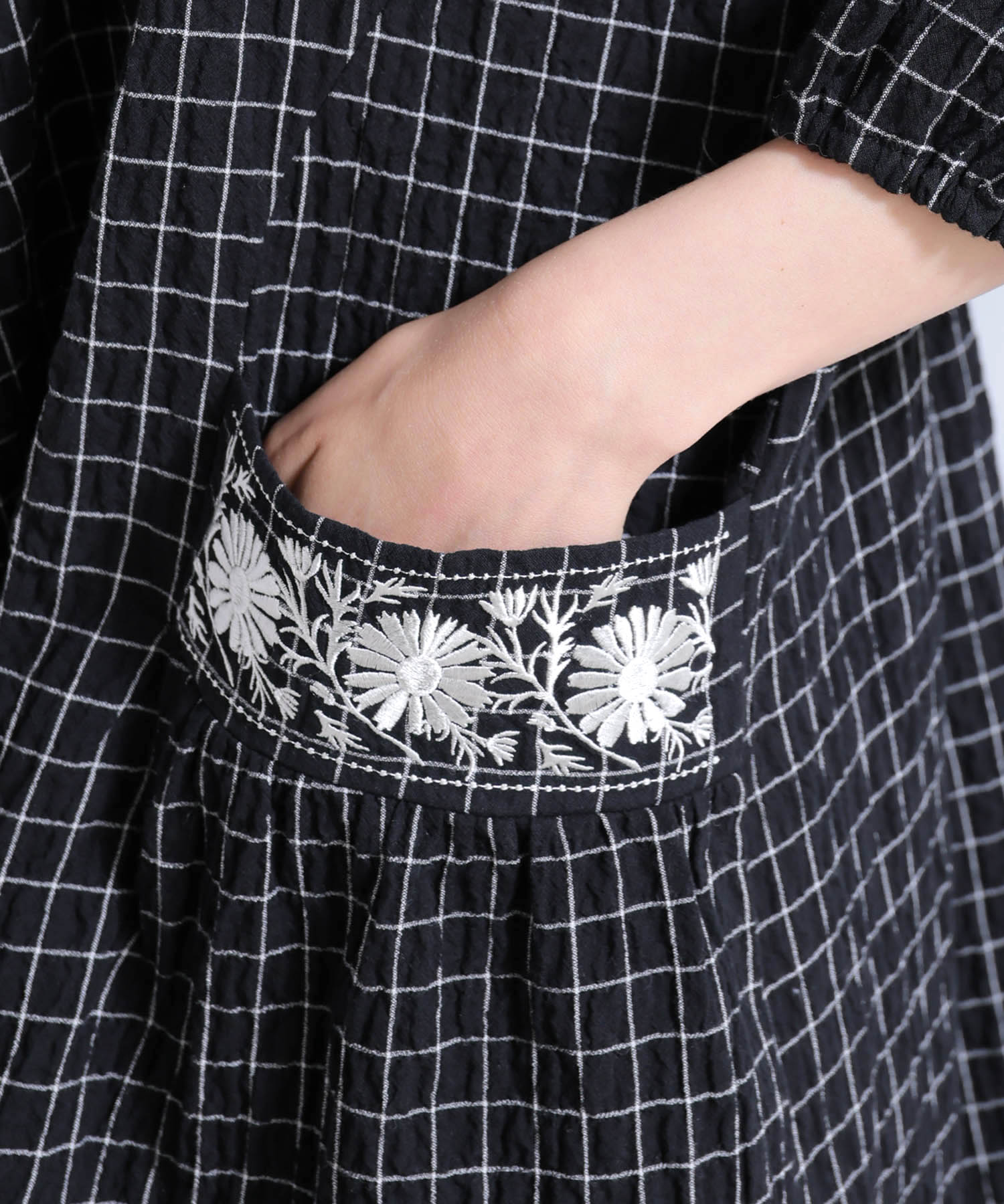 シャーリングボイルチェックワンピース_パジャマ&ルームウェア-ワンピース・ネグリジェ_ブラック_4