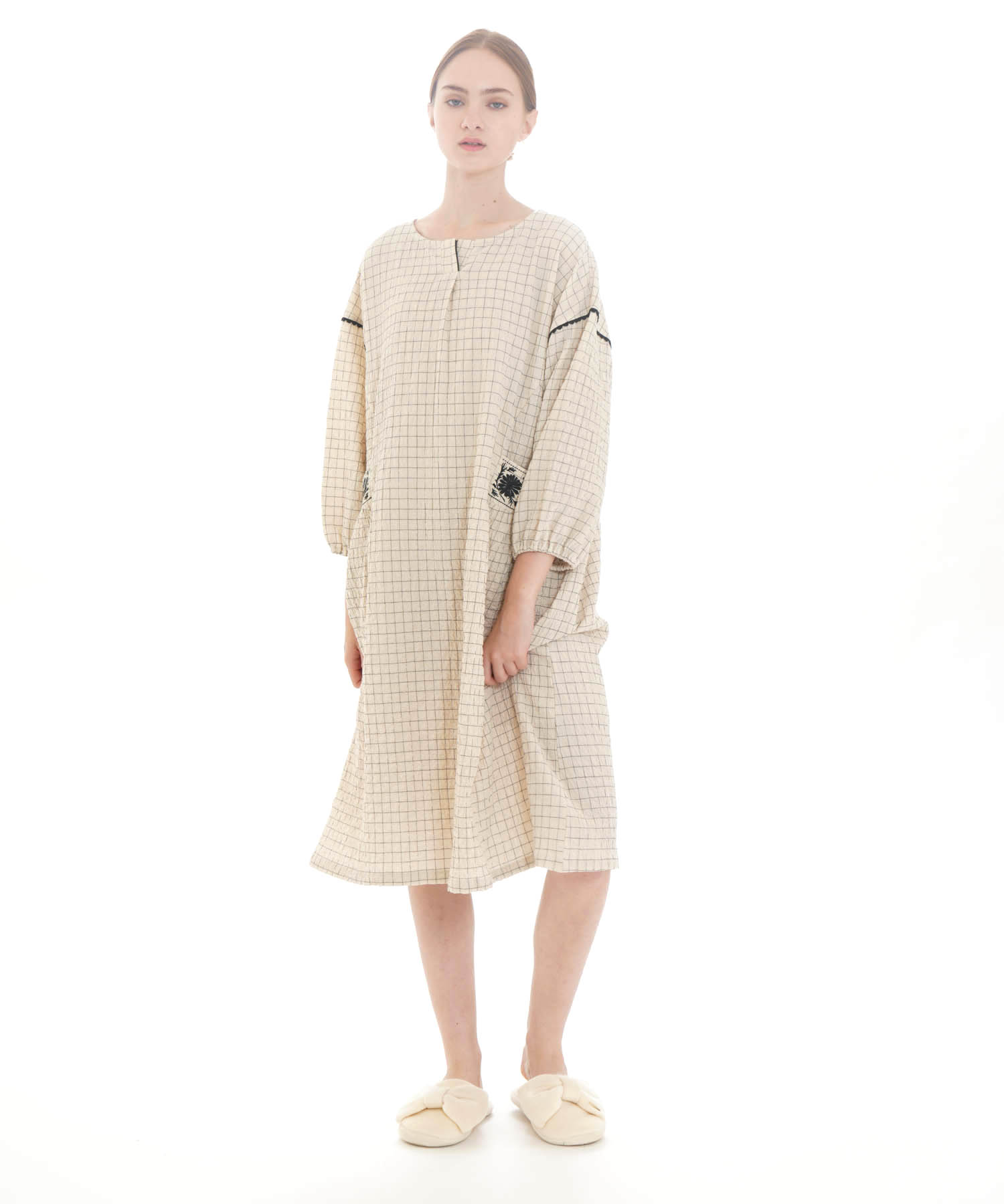 シャーリングボイルチェックワンピース_パジャマ&ルームウェア-ワンピース・ネグリジェ_ベージュ_1