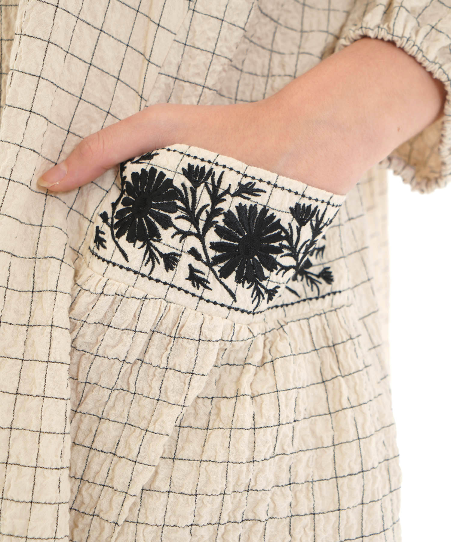 シャーリングボイルチェックワンピース_パジャマ&ルームウェア-ワンピース・ネグリジェ_ベージュ_4