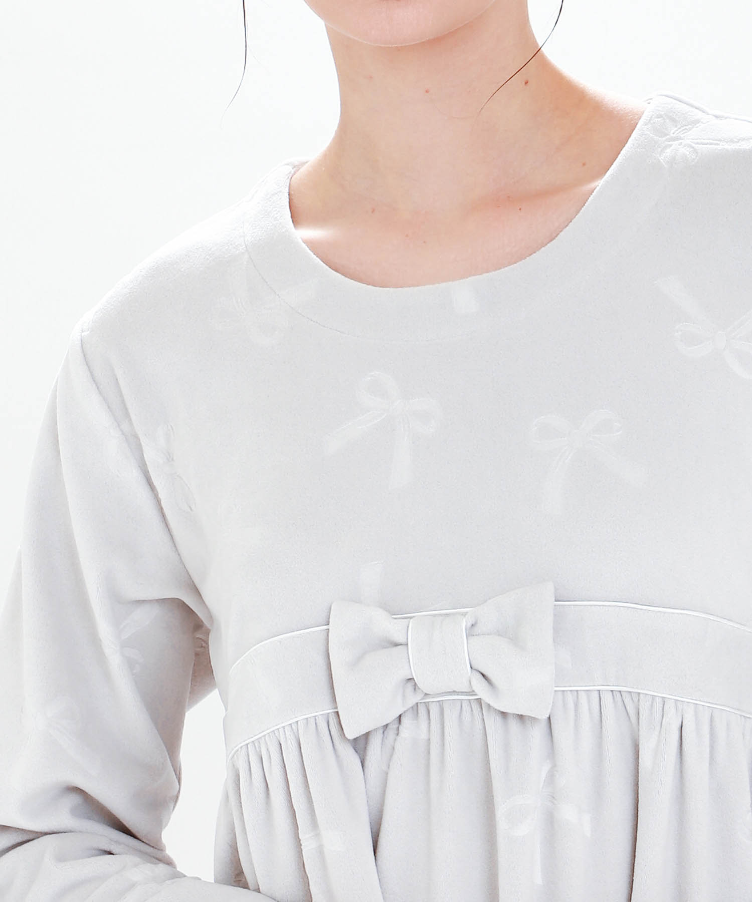 スノースムージーリボンエンボスワンピース_パジャマ&ルームウェア-ワンピース・ネグリジェ_グレー_2