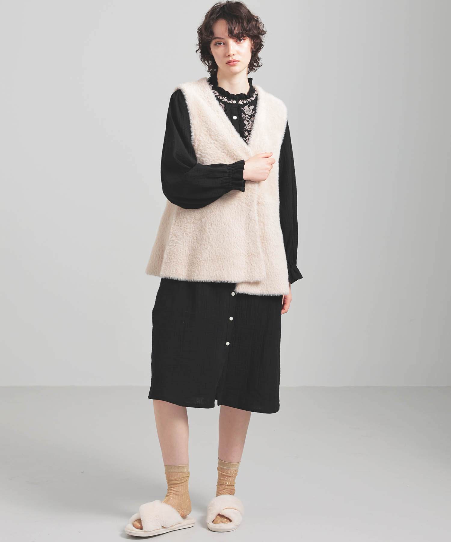 フェザーヤーンベスト_パジャマ&ルームウェア-トップス-カーディガン・ガウン_ベージュ_1