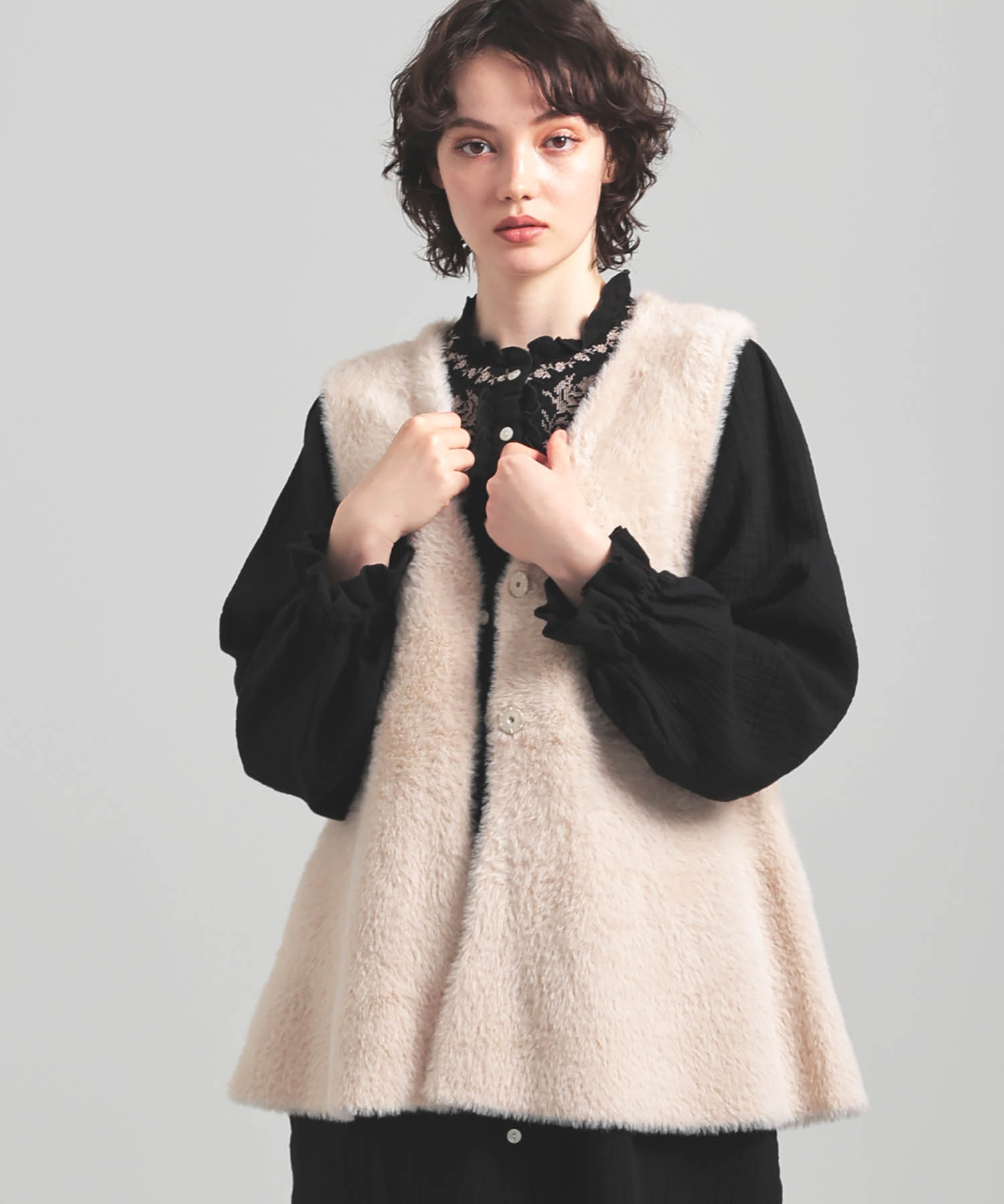 フェザーヤーンベスト_パジャマ&ルームウェア-トップス-カーディガン・ガウン_ベージュ_3