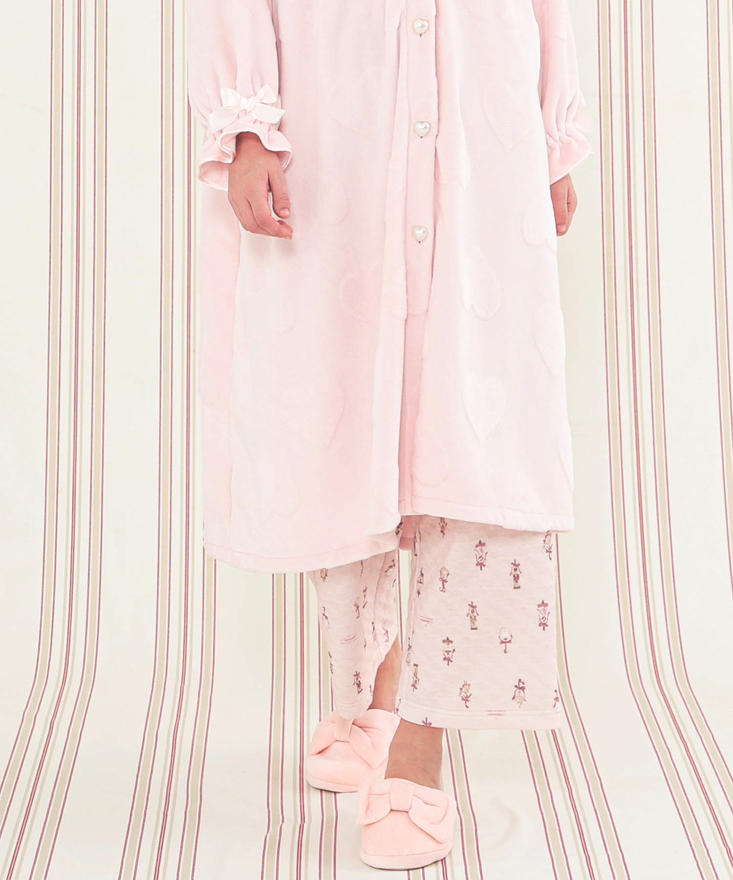 シャイニースノーエンボスハートフリルガウン_パジャマ&ルームウェア-トップス-カーディガン・ガウン_ピンク_7