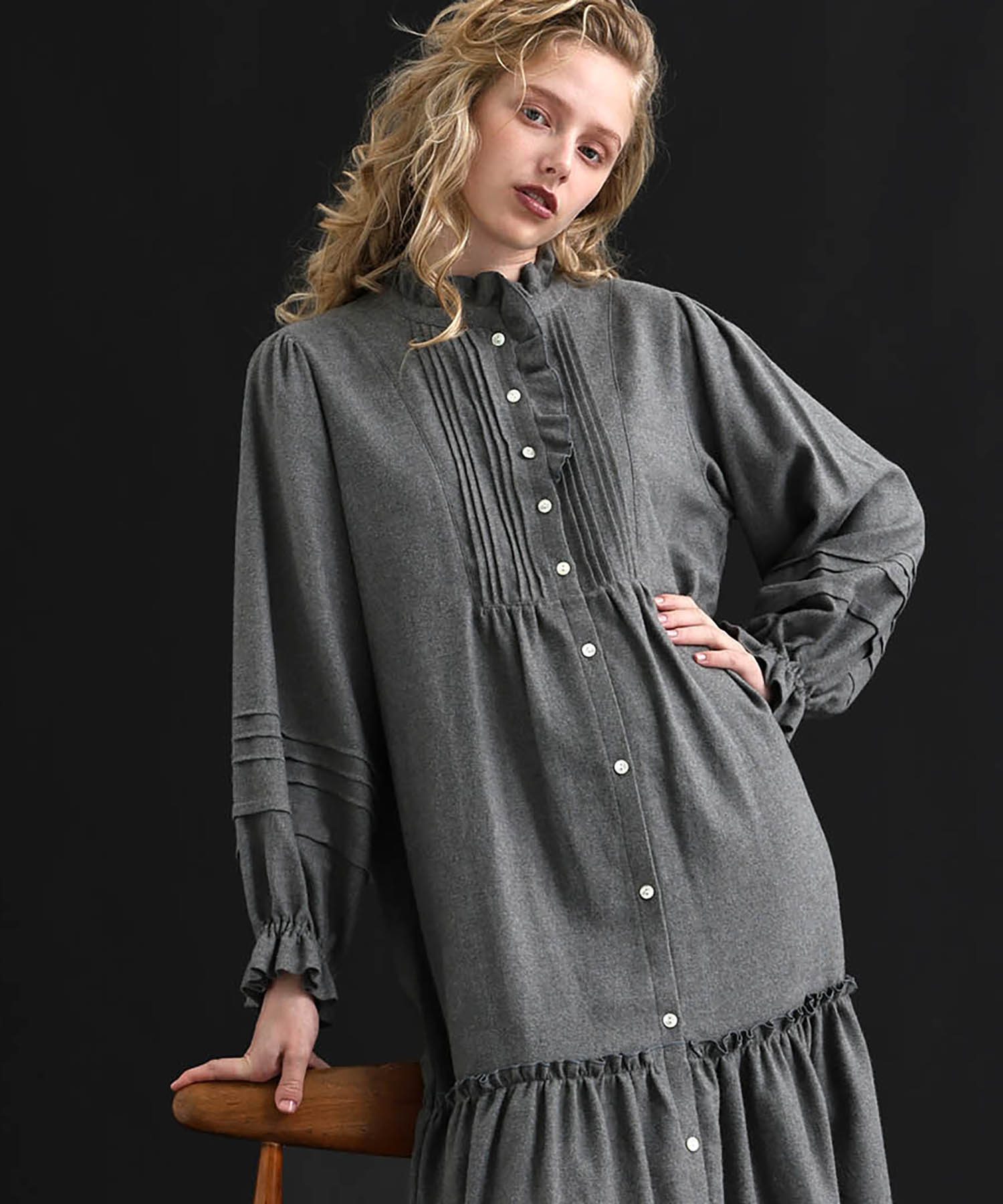 コットンフランネルシュクレフリルドレス_パジャマ&ルームウェア-ワンピース・ネグリジェ_チャコールグレー_2