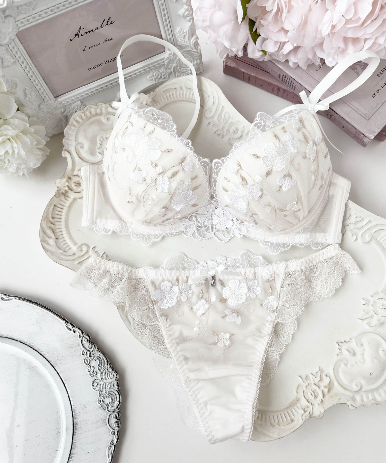 ナディアDcup-Ecup_ランジェリー・下着-ブラジャー-モールドカップブラ(Lワイヤー)_ホワイト_0